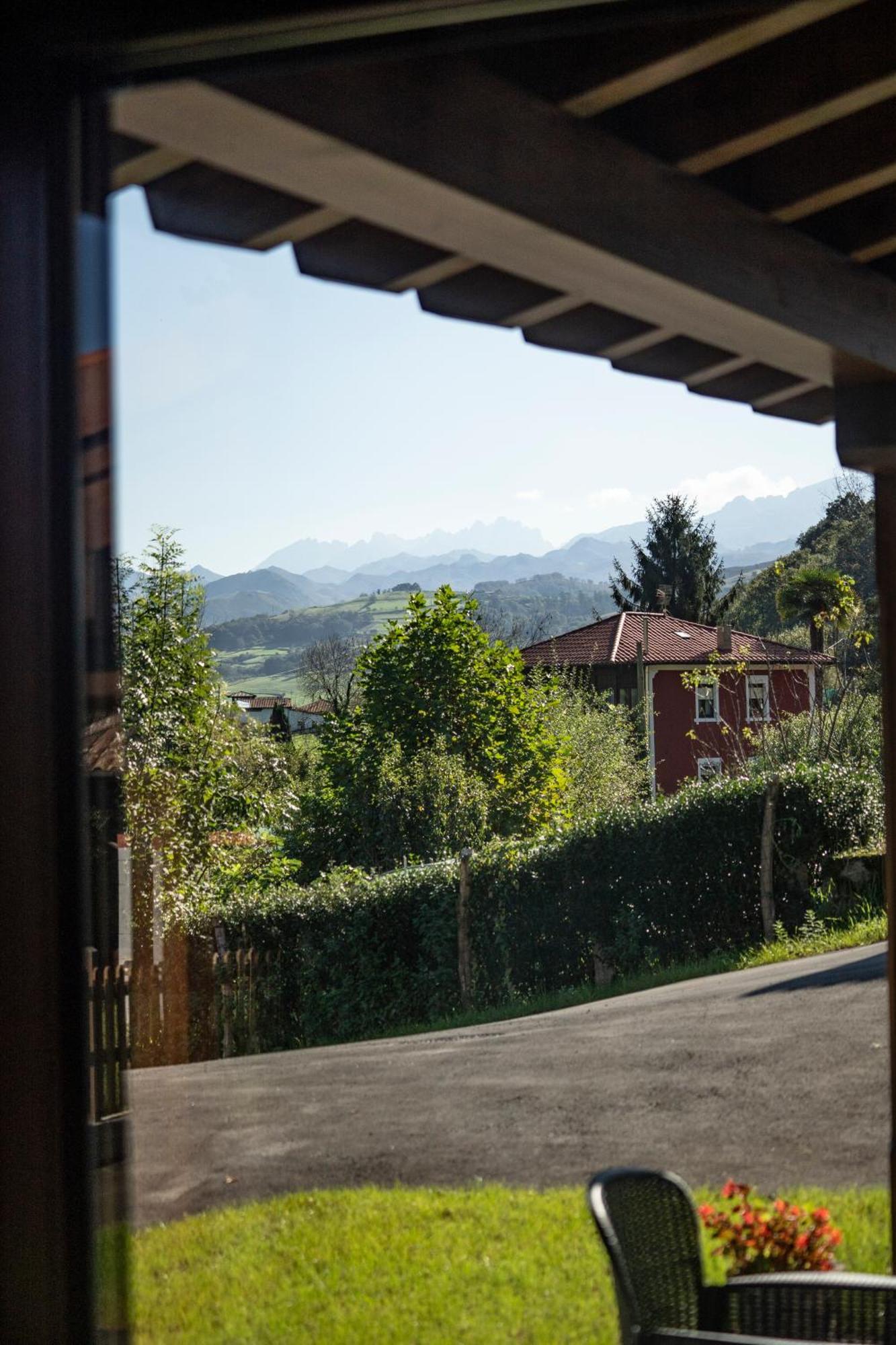 Apartamentos Cuetumerin Cangas de Onis Exterior photo