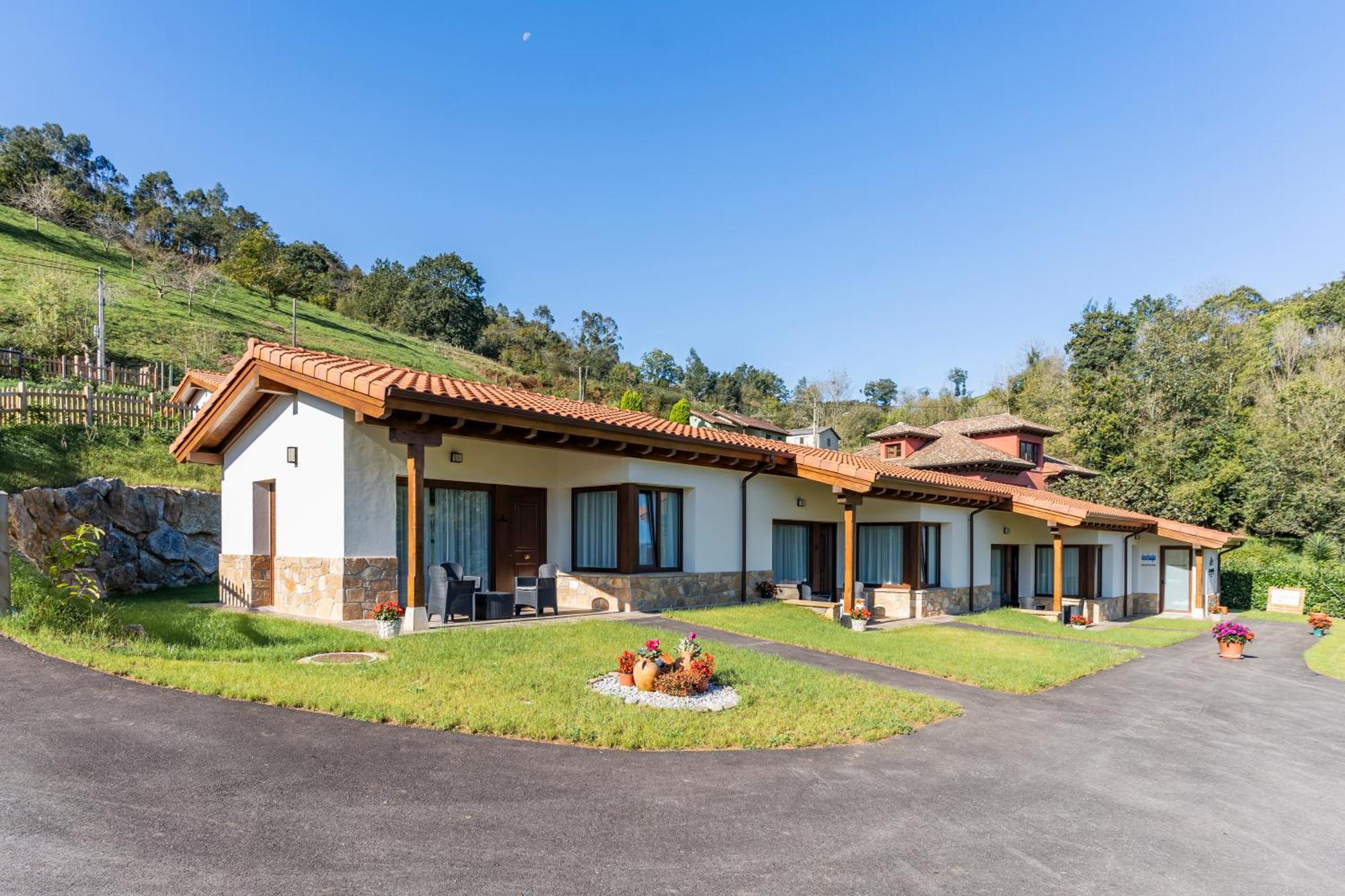 Apartamentos Cuetumerin Cangas de Onis Exterior photo